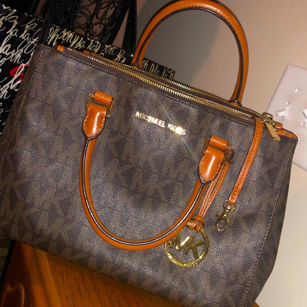Michael Kors Purse - like new